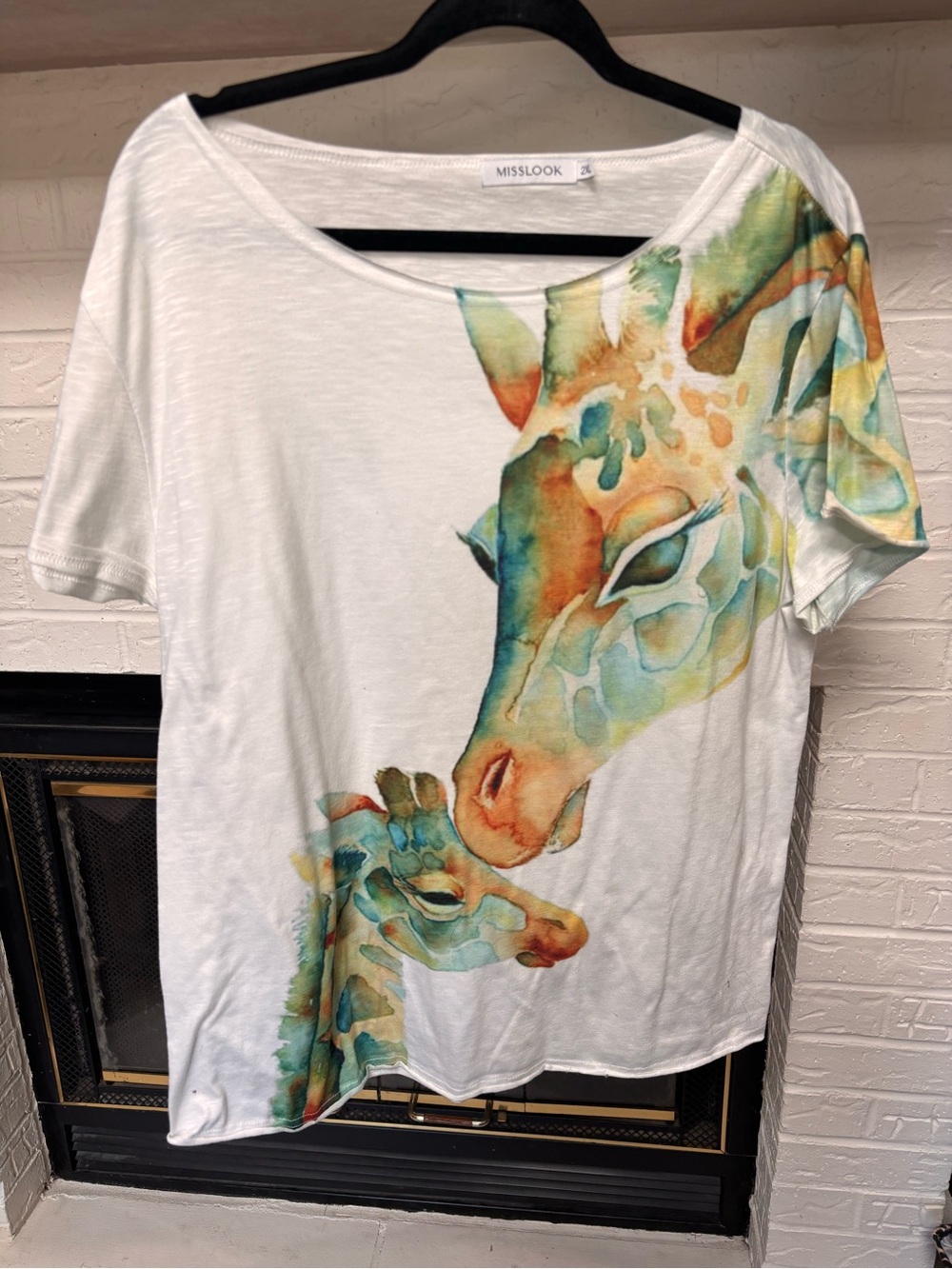 MISSLOOK White Short Sleeve Tee with Colorful Watercolor Giraffe Print